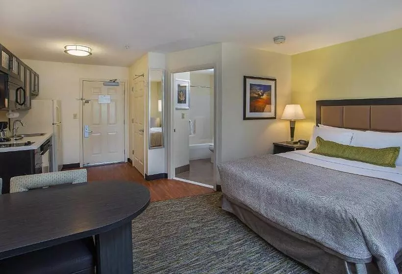 スタンダードスタジオ, Candlewood Suites Louisville Airport By Ihg