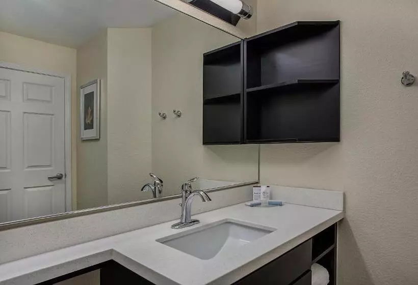スタンダードスタジオ, Candlewood Suites Louisville Airport By Ihg