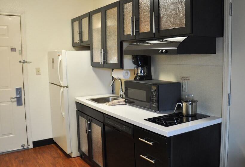 스탠다드 스튜디오, Candlewood Suites Louisville Airport By Ihg