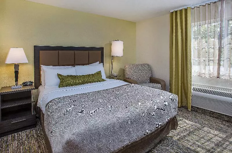 スタンダードスタジオ, Candlewood Suites Louisville Airport By Ihg