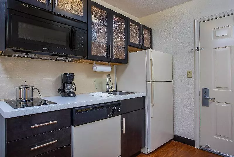 スタンダードスタジオ, Candlewood Suites Louisville Airport By Ihg