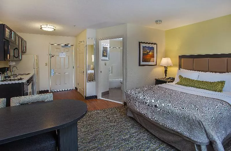 スタンダードスタジオ, Candlewood Suites Louisville Airport By Ihg