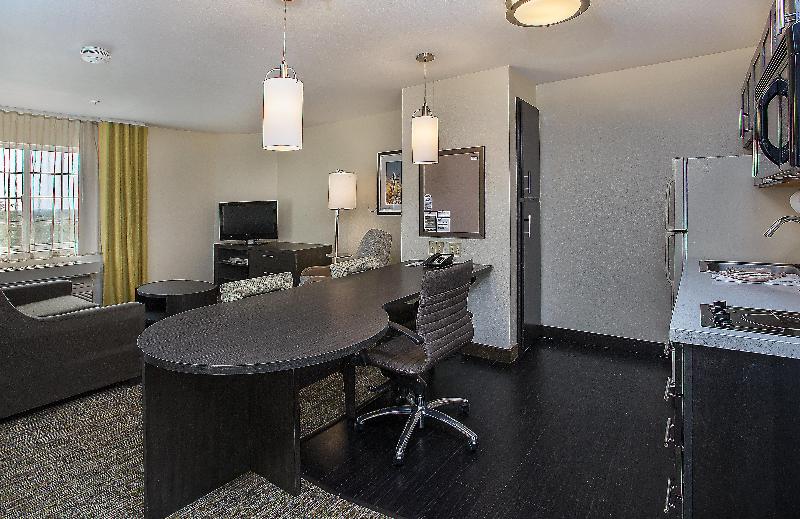 스탠다드 스튜디오, Candlewood Suites Louisville Airport By Ihg