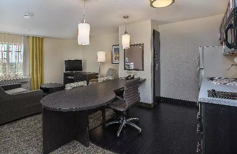 スタンダードスタジオ, Candlewood Suites Louisville Airport By Ihg