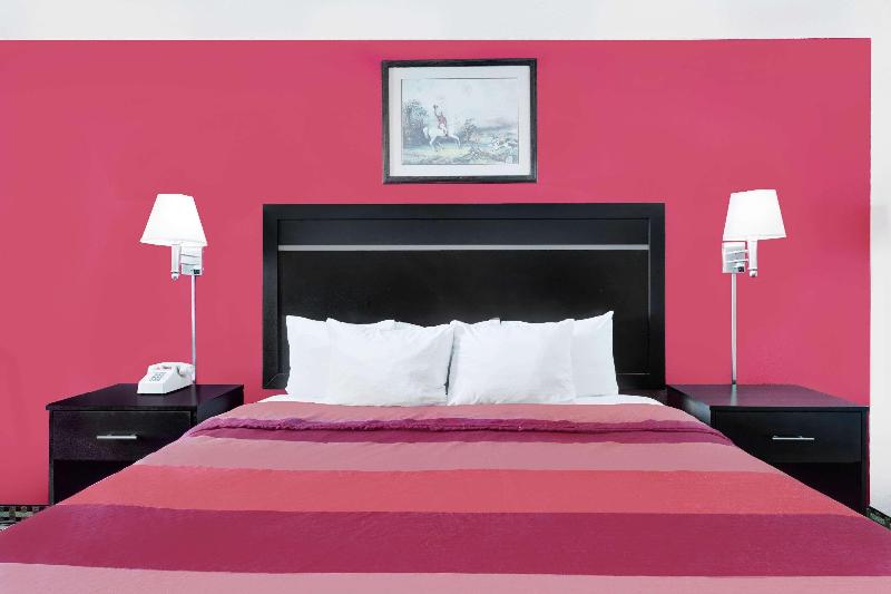 غرفة قياسية سرير كينج, Days Inn By Wyndham Savannah