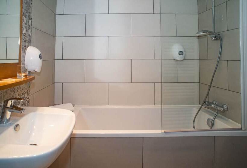 Номер Комфорт, De L'univers