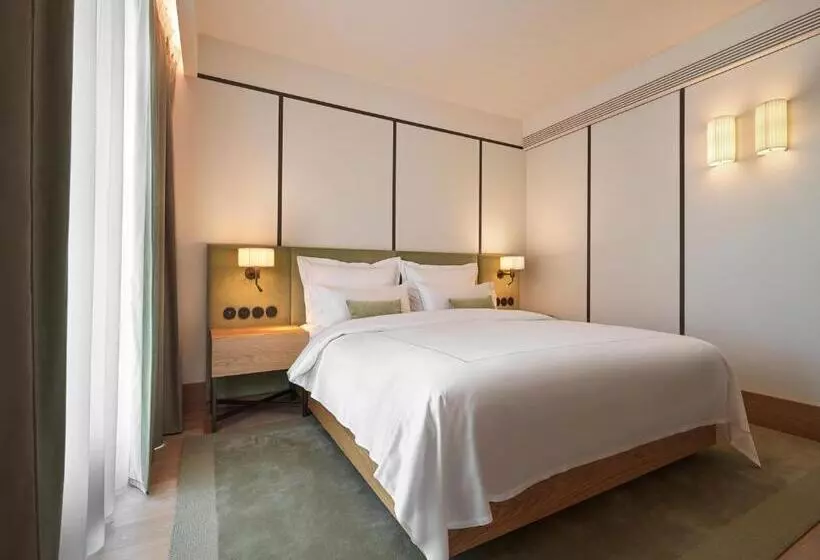 سوییت, Ea Hotel Juliš