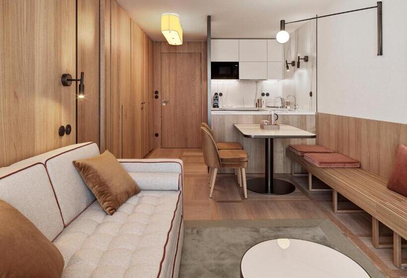 سوییت, Ea Hotel Juliš