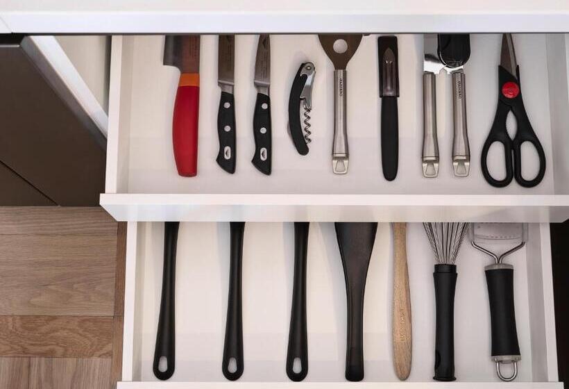 سوییت لوکس, Ea Hotel Juliš