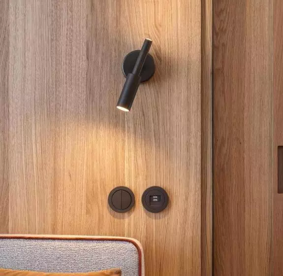 سوییت لوکس, Ea Hotel Juliš