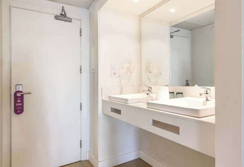 نمای استخر اتاق استاندارد چهارنفره, Fergus Club Palmanova Park