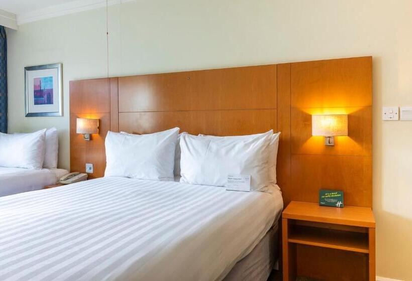 适合残疾人使用的标准间, Holiday Inn Cardiff City, An Ihg