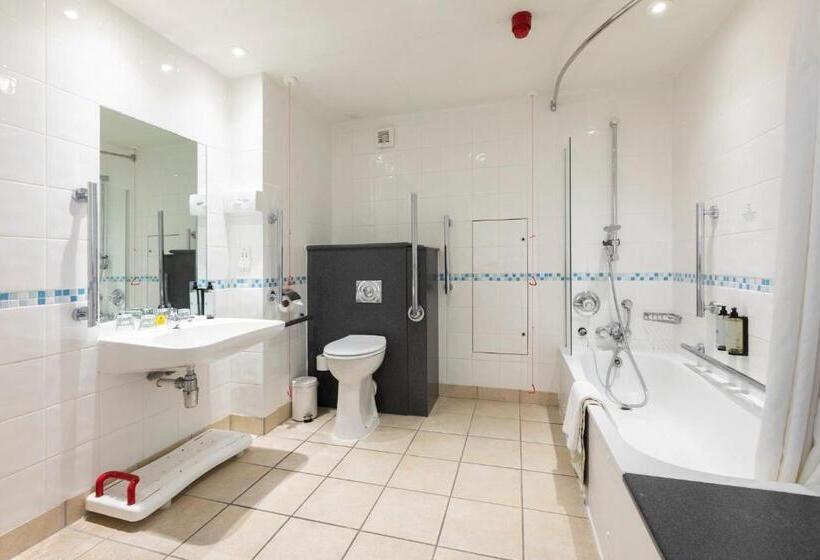 适合残疾人使用的标准间, Holiday Inn Cardiff City, An Ihg