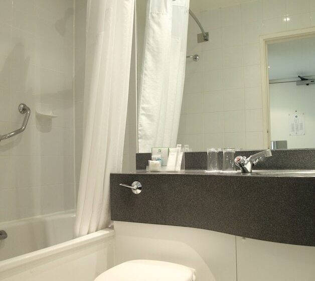 标准间, Holiday Inn Cardiff City, An Ihg