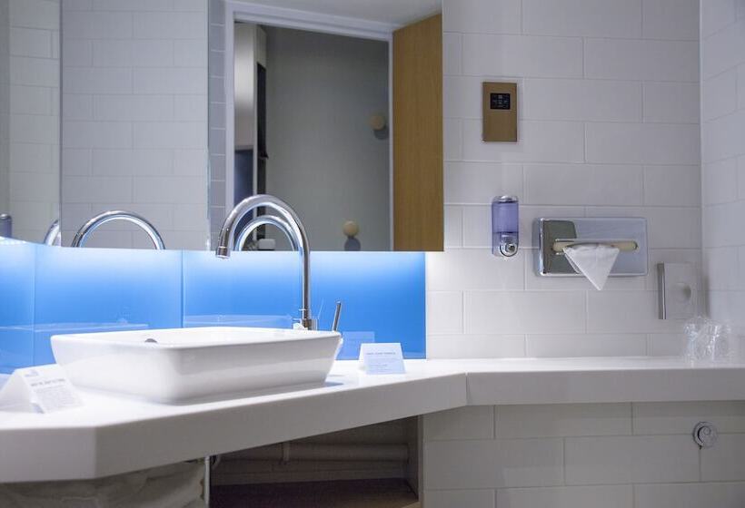 标准间, Holiday Inn Express Cardiff Bay, An Ihg