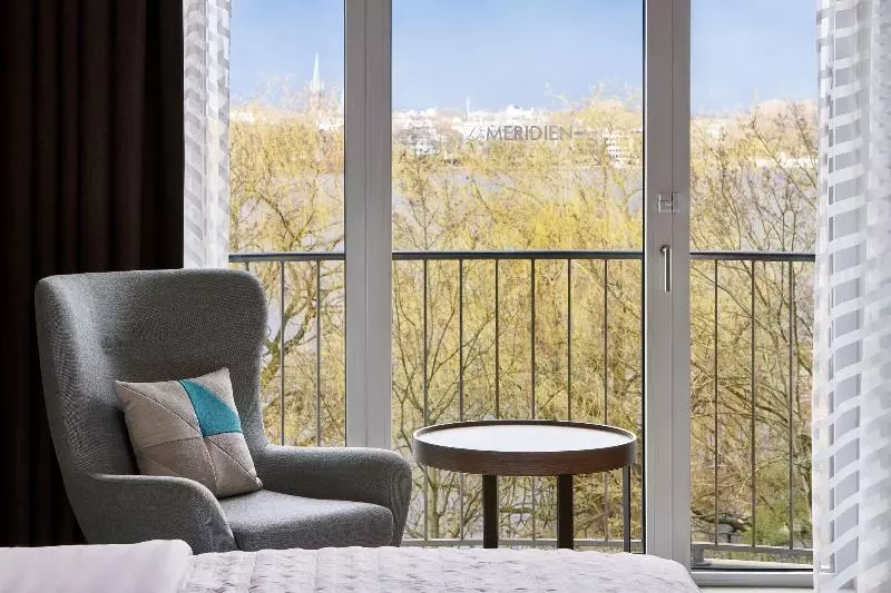 Deluxe-huone Näkymä, Le Méridien Hamburg