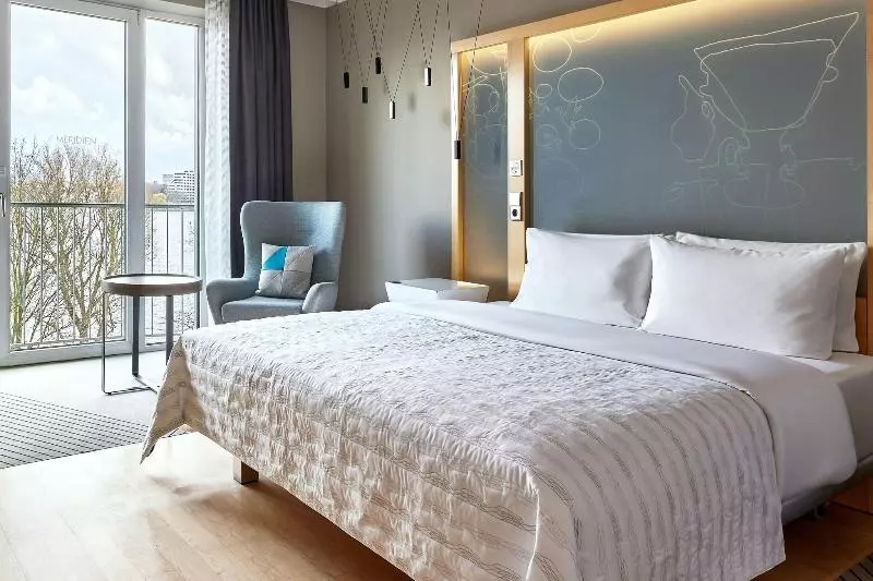 Deluxe-huone Näkymä, Le Méridien Hamburg