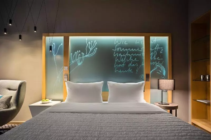 Deluxe-huone Näkymä, Le Méridien Hamburg