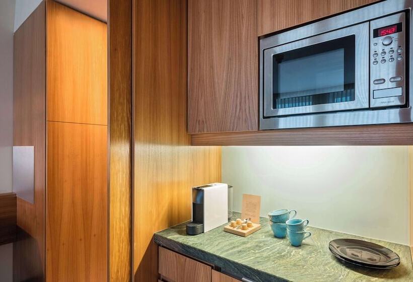 סוויטת ג'וניור, Lindner Hotel Berlin Ku'damm - JDV by Hyatt