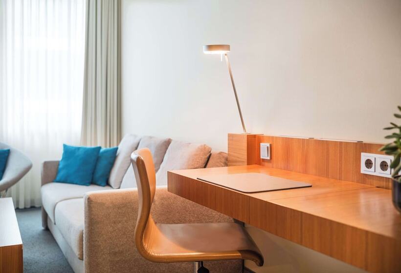 סוויטת ג'וניור, Lindner Hotel Berlin Ku'damm - JDV by Hyatt