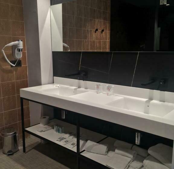 جناح جونيور مطلّ علي البحر, Neptuno Playa & Spa