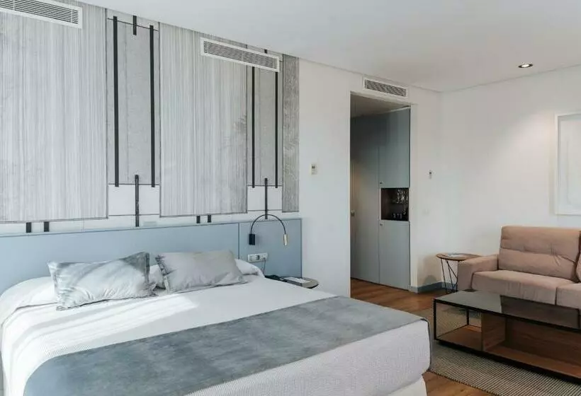 سوییت جونیور با چشم‌انداز دریا, Neptuno Playa & Spa