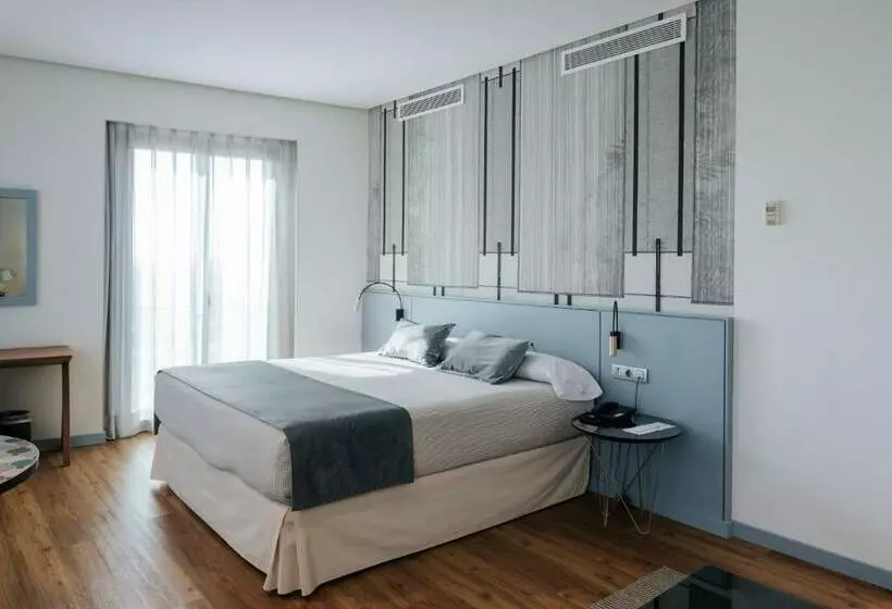 سوییت جونیور با چشم‌انداز دریا, Neptuno Playa & Spa