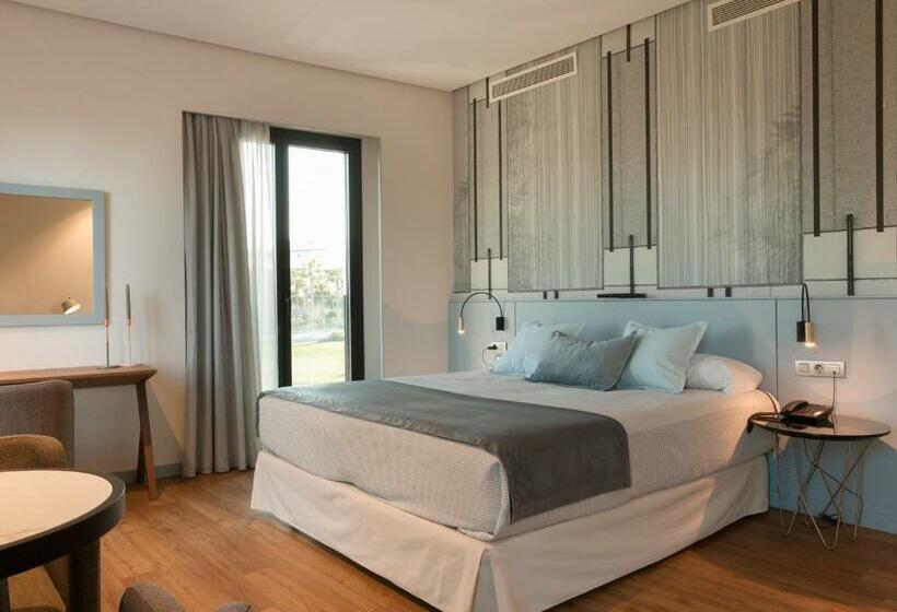 جناح جونيور مطلّ علي البحر, Neptuno Playa & Spa