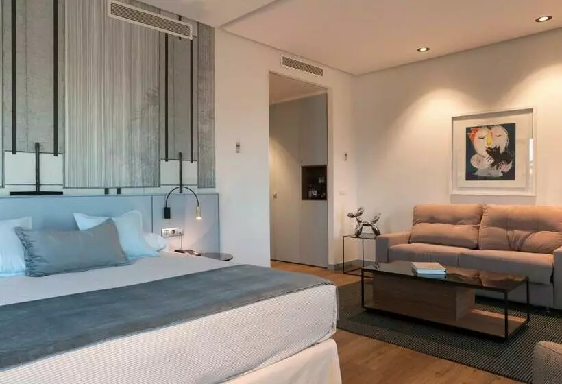 سوییت جونیور با چشم‌انداز دریا, Neptuno Playa & Spa