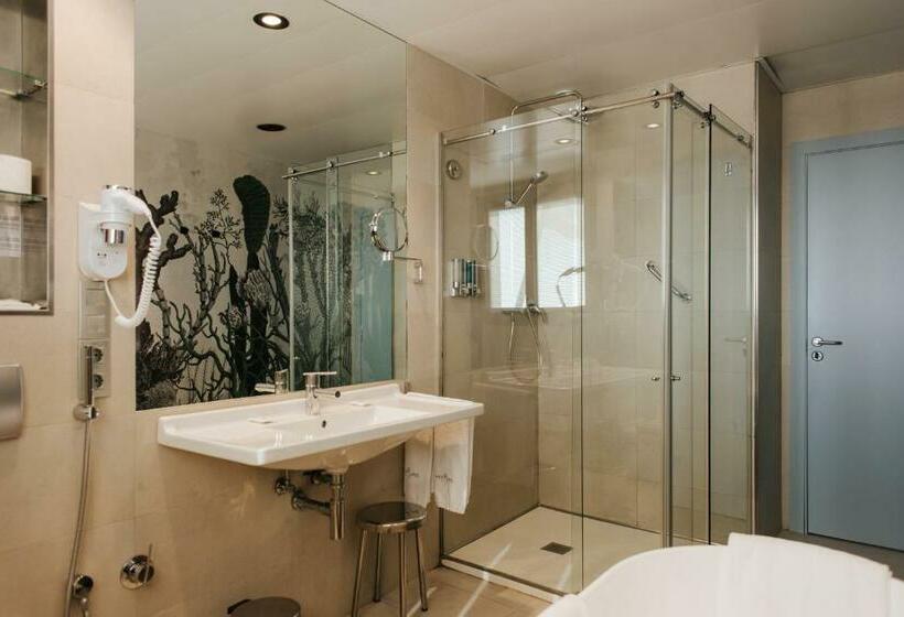 جناح جونيور مطلّ علي البحر, Neptuno Playa & Spa