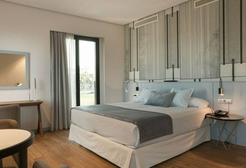 جناح جونيور مطلّ علي البحر, Neptuno Playa & Spa