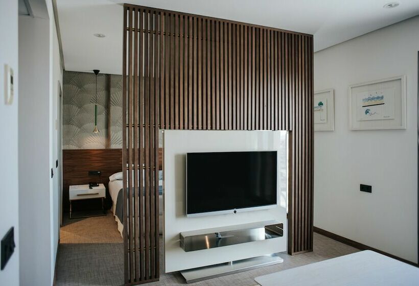 جناح جونيور مطلّ علي البحر, Neptuno Playa & Spa