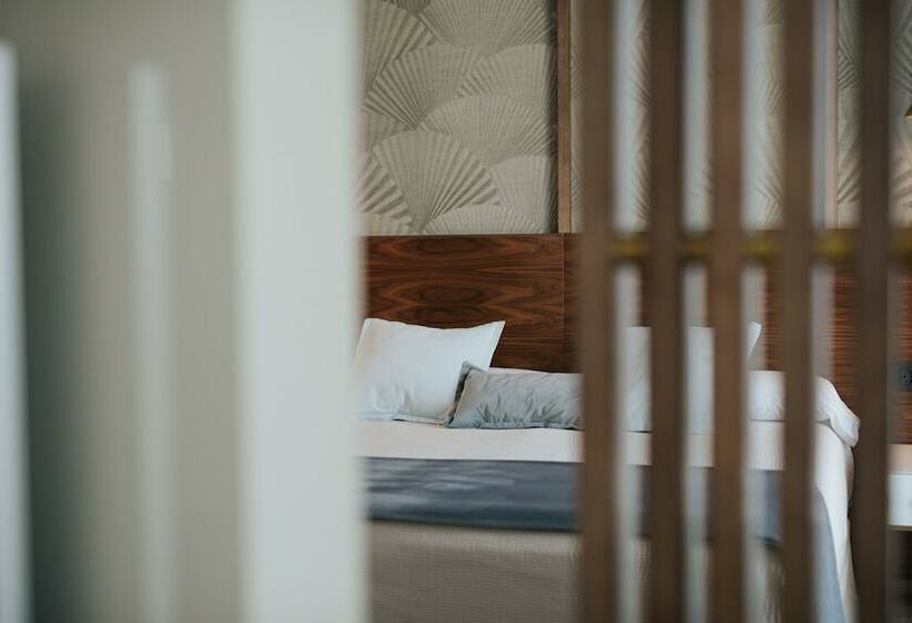 جناح جونيور مطلّ علي البحر, Neptuno Playa & Spa