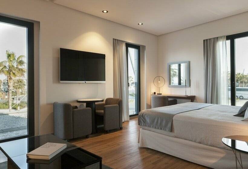 جناح جونيور مطلّ علي البحر, Neptuno Playa & Spa