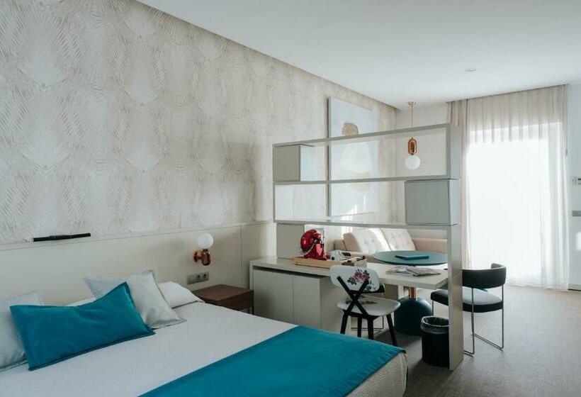 جناح مزود بتراس, Neptuno Playa & Spa