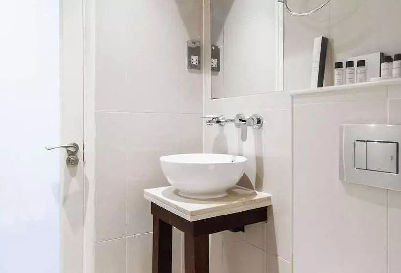 اتاق کلاب, Park Grand Hyde Park
