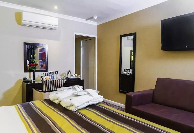 اتاق کلاب, Park Grand Hyde Park