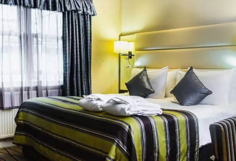 اتاق کلاب, Park Grand Hyde Park