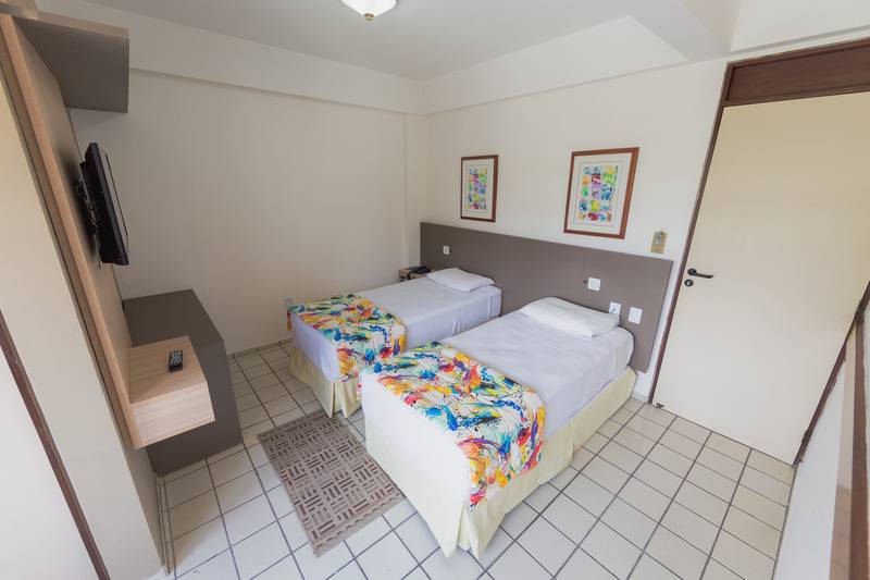 חדר סטנדרט לשלושה, Xenius