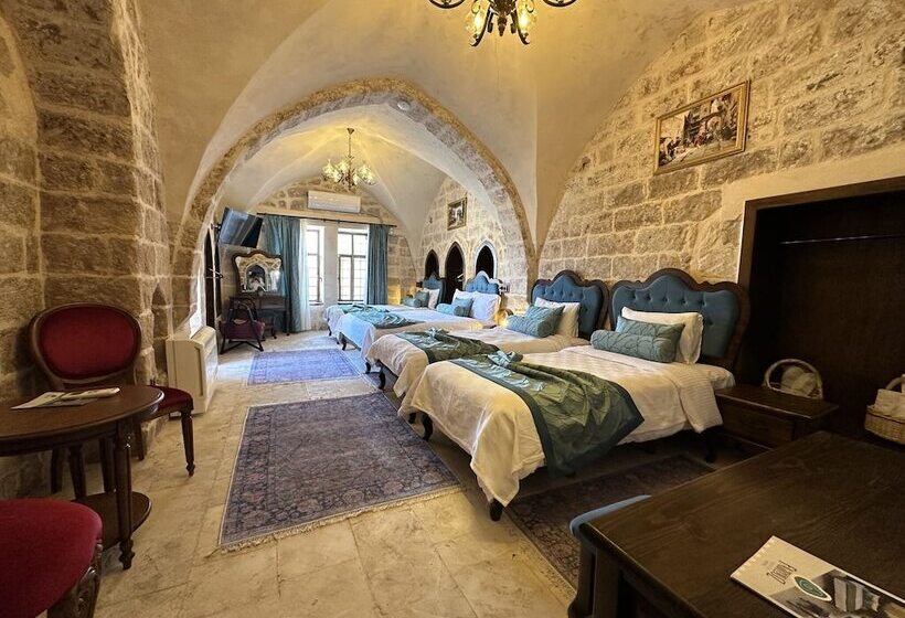 اتاق خانوادگی, Fairouz Otel