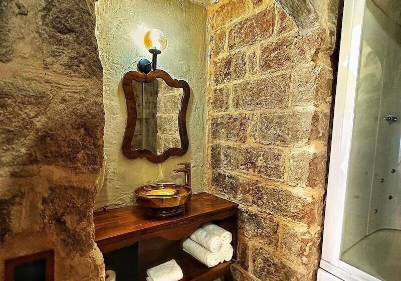 اتاق خانوادگی, Fairouz Otel