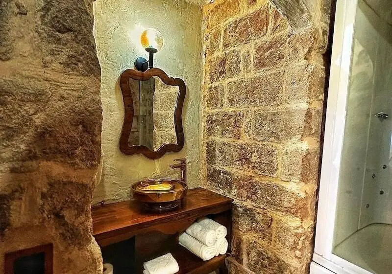 اتاق خانوادگی, Fairouz Otel