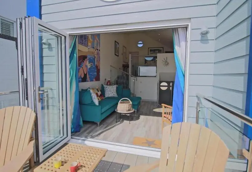キングサイズベッドのスイートルーム, Beach Hut Suites