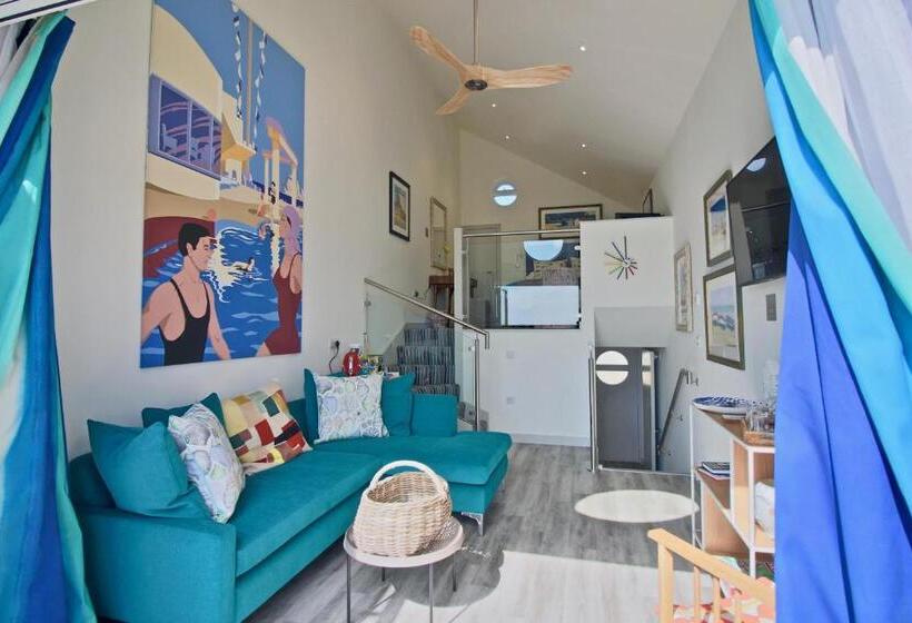 Люкс Кровать Кинг, Beach Hut Suites