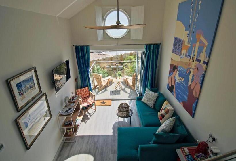 Люкс Кровать Кинг, Beach Hut Suites