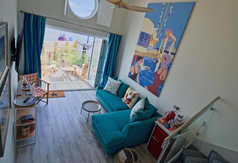 Люкс Кровать Кинг, Beach Hut Suites