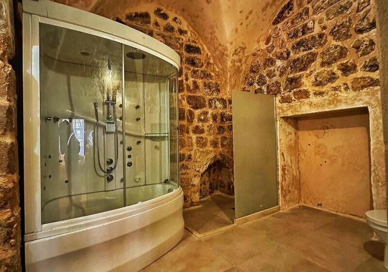 اتاق خانوادگی, Fairouz Otel