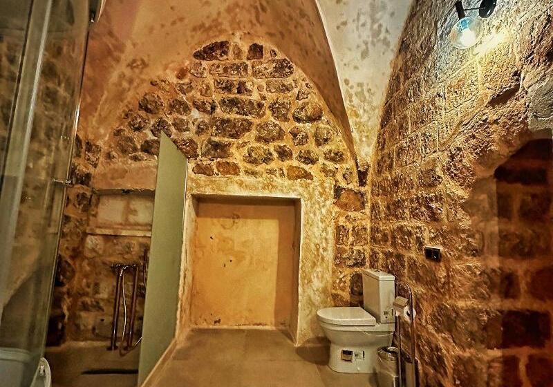 اتاق خانوادگی, Fairouz Otel