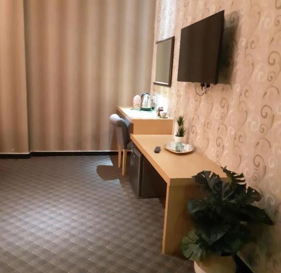 اتاق لوکس با تخت بزرگ, Grandeur Hotel And Spa