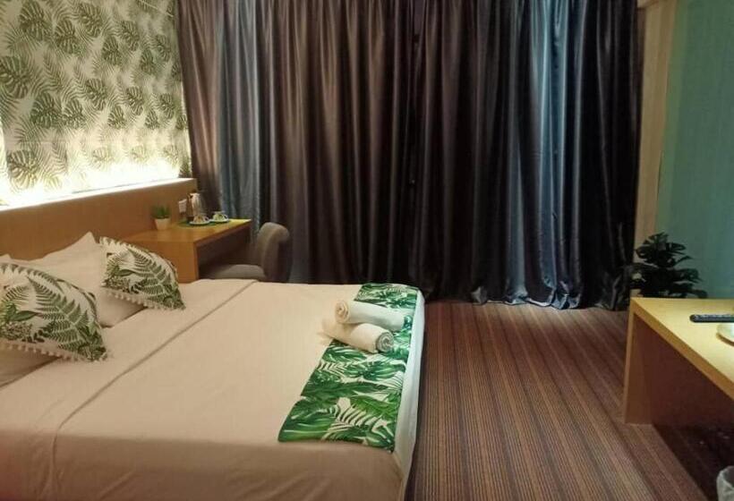 キングサイズベッドのデラックスルーム, Grandeur Hotel And Spa